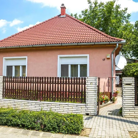 Wéber Apartman Сasa de vacaciones